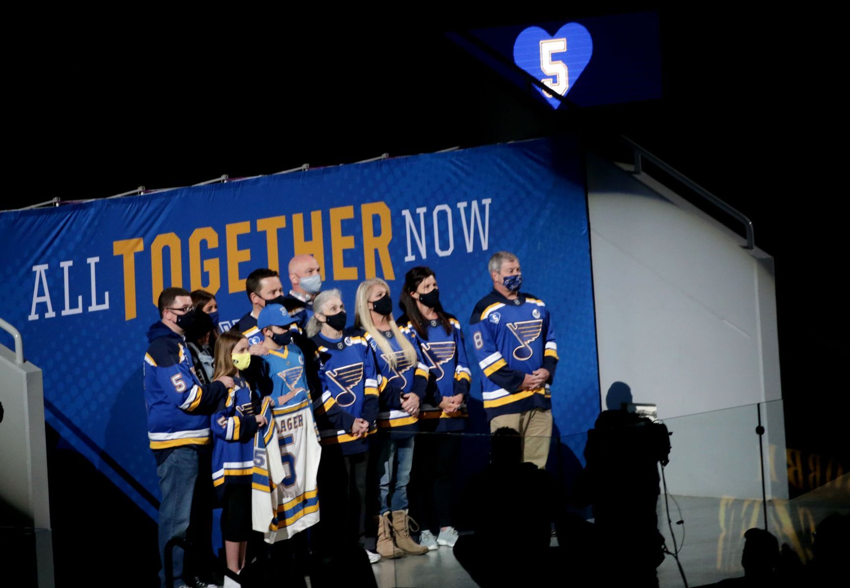 St. Louis Blues honor legendary player Bob Plager
